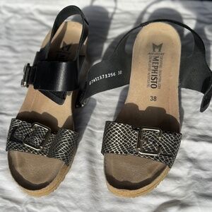 Mephisto Air-Relax Genuine Leather Black and faux snakeskin, Size 38, NBW